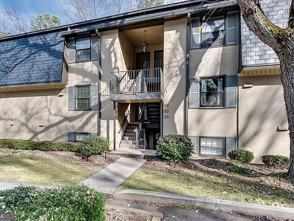 2nd image of 134 Lablanc Way NW