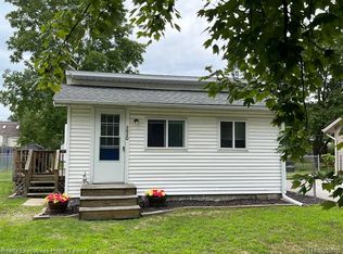 2820 20th Ave, Port Huron, MI 48060