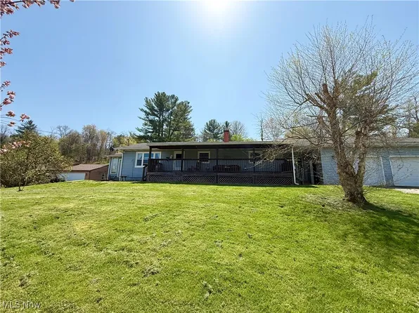 695 Shadow Hill Rd, Saint Marys, WV 26170