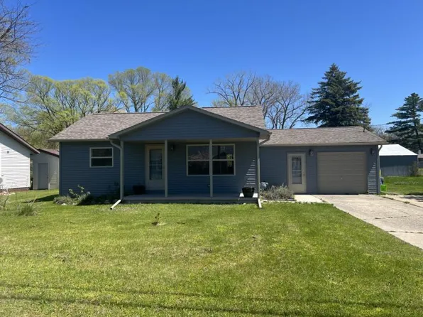 8604 Larned Rd, Port Austin, MI 48467