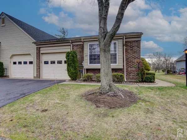 18 Thomas Paine Dr #A, Monroe Township, NJ 08831