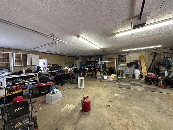 3rd image of 4840 Angelus Dr
