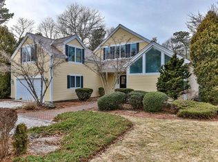 14 Shoestring Bay Rd, Mashpee, MA 02649