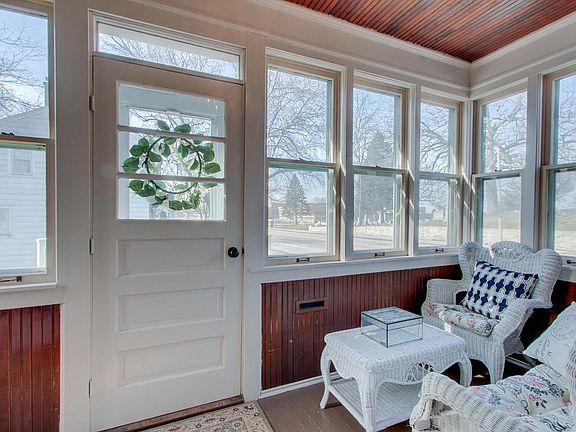 3rd image of 2432 N Wauwatosa Ave