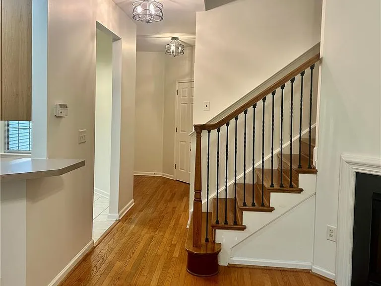 4312 Creek Rd — Photo 16