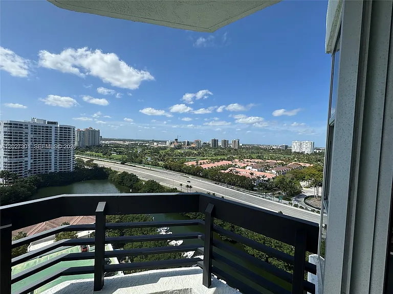3500 Mystic Pointe Dr #2003 — Photo 36