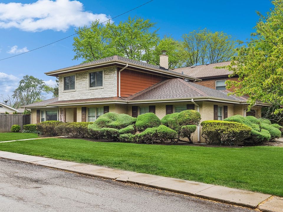 1st image of 4606 W Bryn Mawr Ave