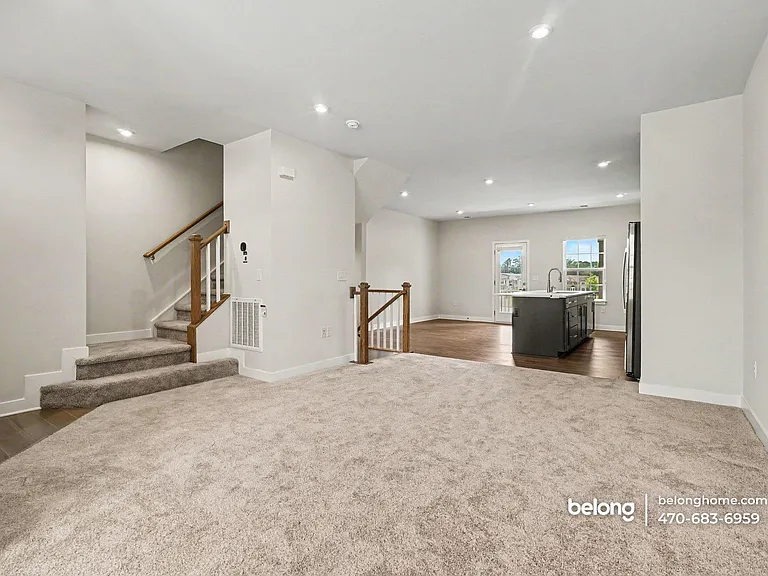 3020 Zuma St — Photo 4
