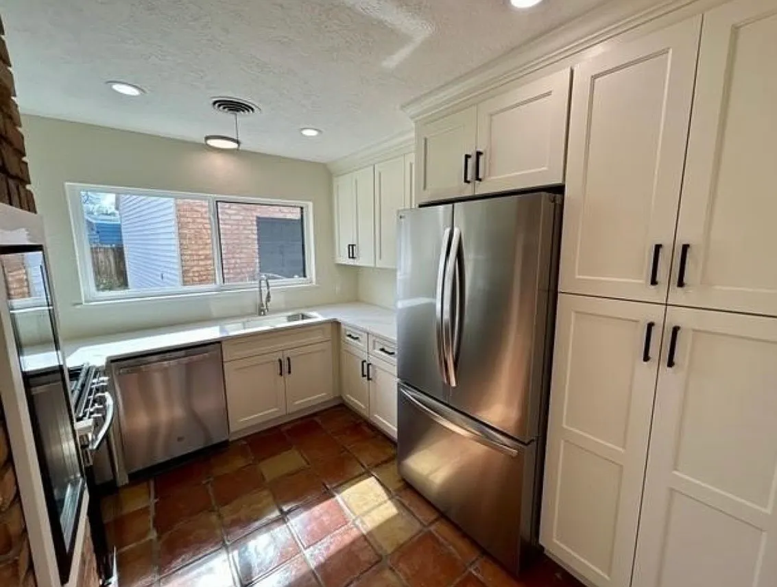 4 bed, 2102 sqft, $2,600 — Photo 3