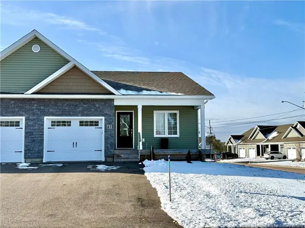 42 Auberry St, Moncton, NB E1G 5V2