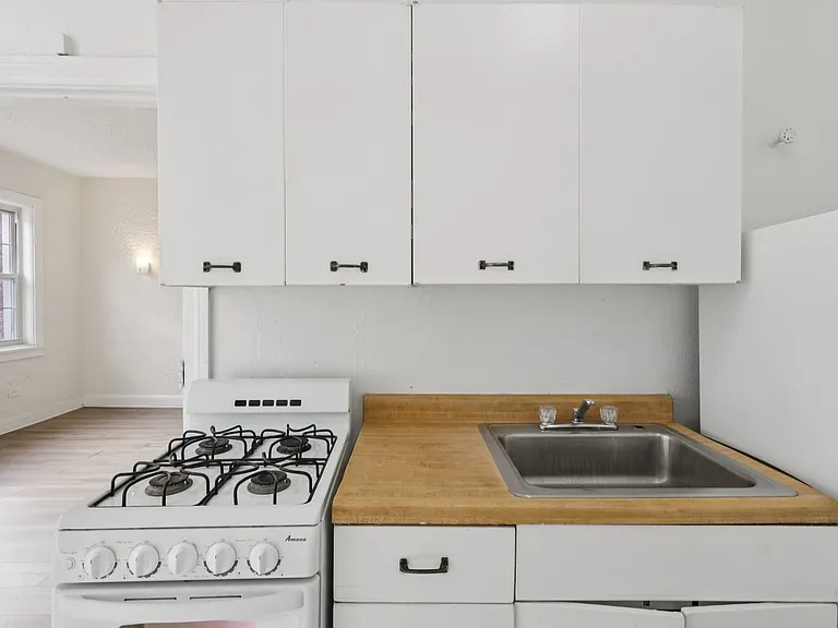 Bayard Manor Apartments — Photo 76