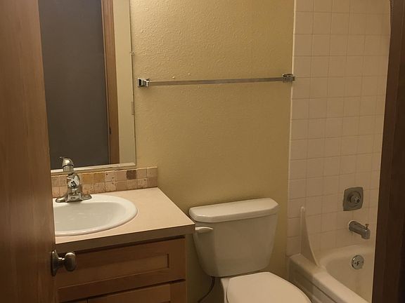 5th image of 4715 SW Charlestown St #205