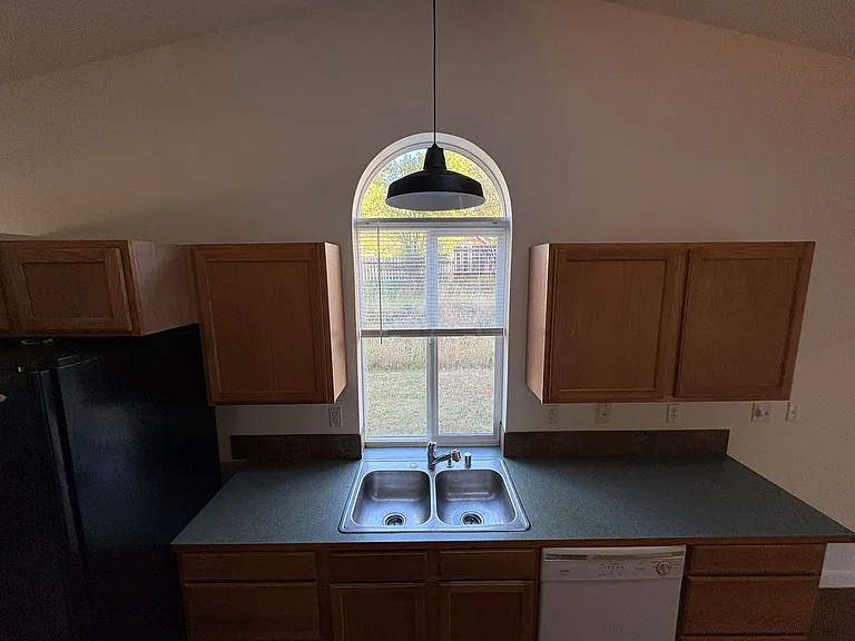 658 Fox Dr — Photo 16