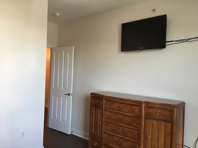2627 Suncrest Village Cir — Photo 12