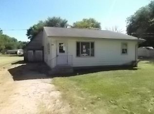 1622 W 9th St, Dixon, IL 61021