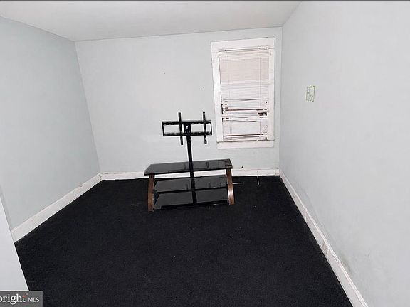 3rd image of 2730 Reisterstown Rd