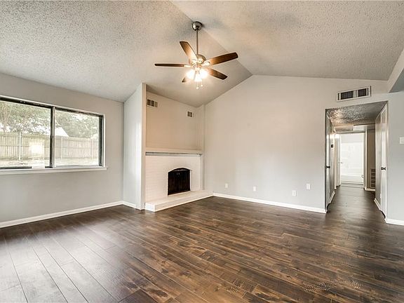 3rd image of 403 Kensinger Ct