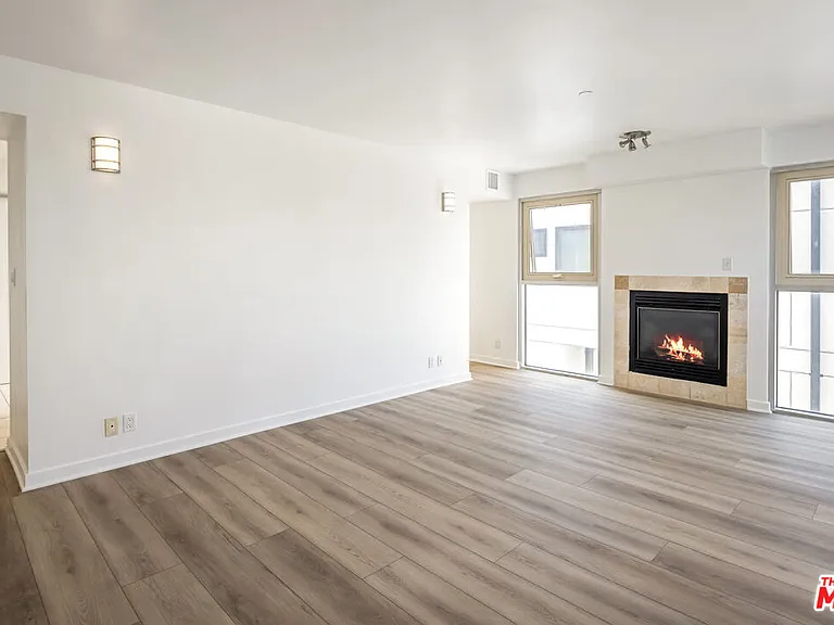 823 N Martel Ave #2 — Photo 16