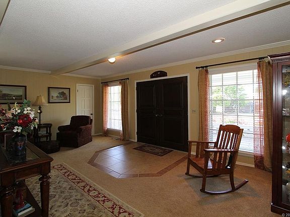 2nd image of 102 Oakridge Dr