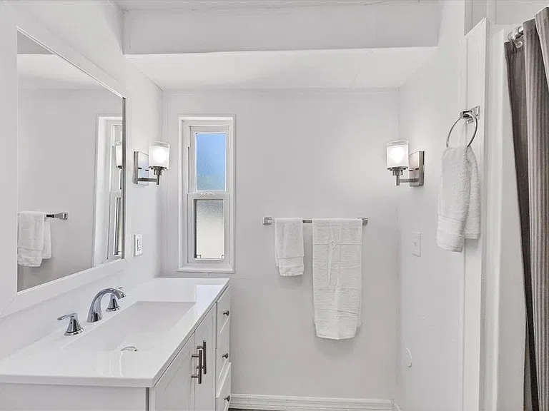 3280 Holly Ave — Photo 28