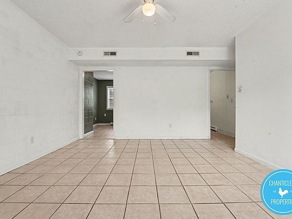 5th image of 1504 Autumn Dr #A