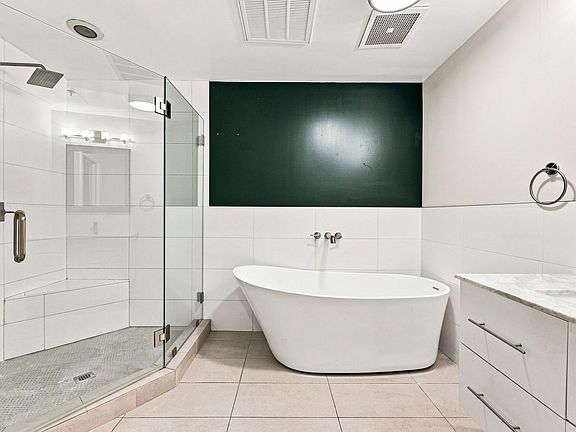 5th image of 3100 Huron St Unit 2P