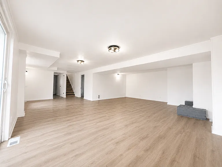 3202 W Birkshire Dr — Photo 34