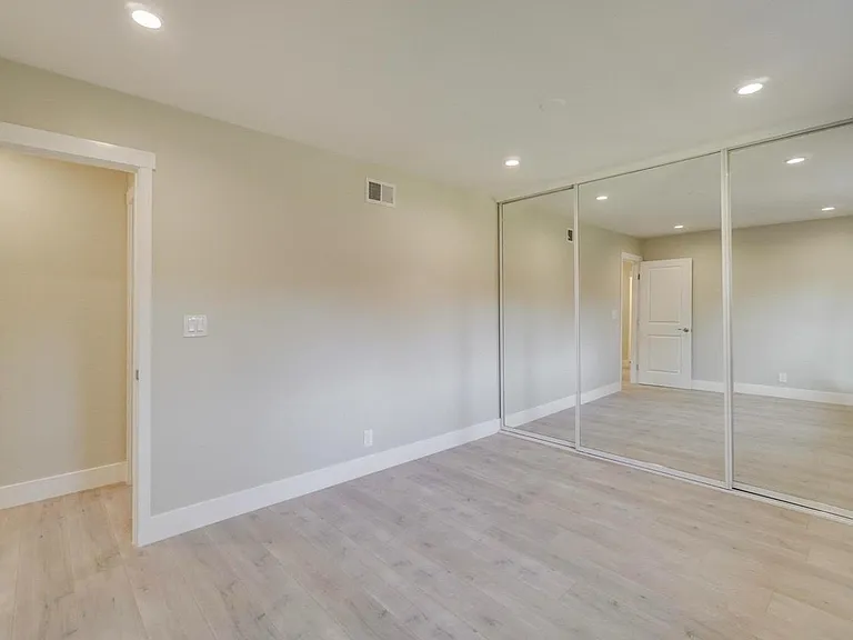 5551 Yale Dr — Photo 21