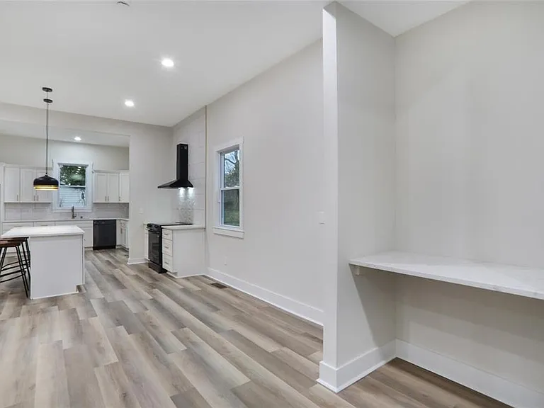 190 Adair Ave SE — Photo 5