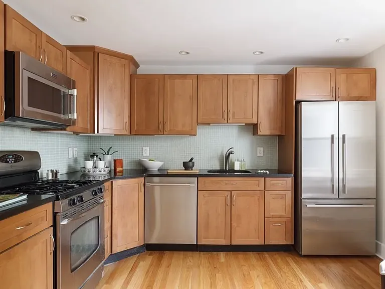 51 Lowell St — Photo 1