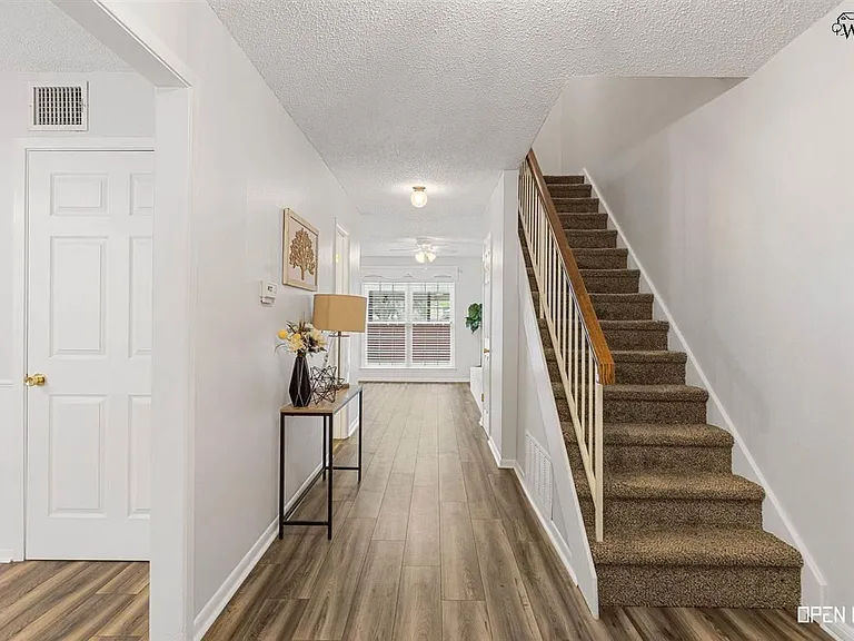 3006 Barrywood Dr — Photo 3