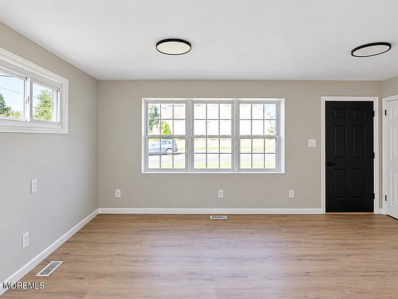 4th image of 1047 Cooper Street