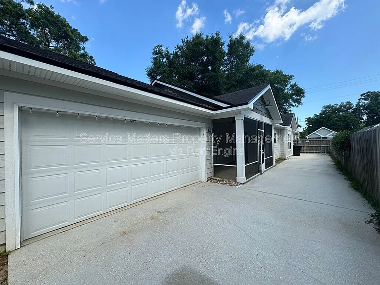 1416 E Baars St — Photo 32
