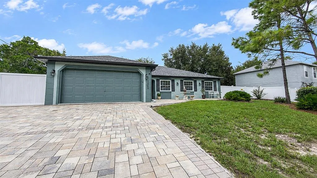3 bed, 2.0 bath, 1761 sqft, $2,775 — Photo 1