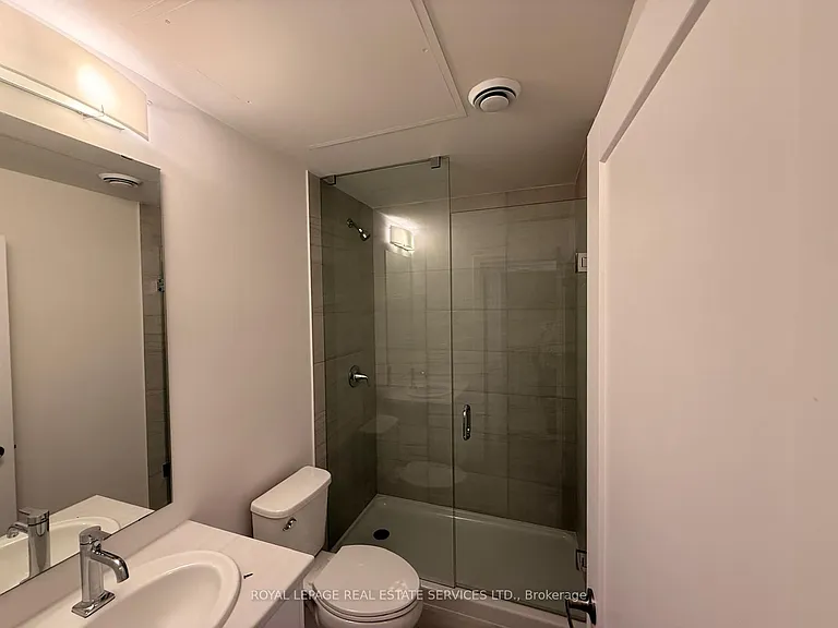 P6 Palace St #25-320 — Photo 20