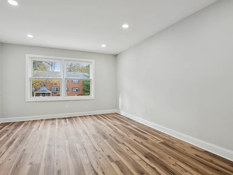 527 Homestead Rd #B — Photo 12