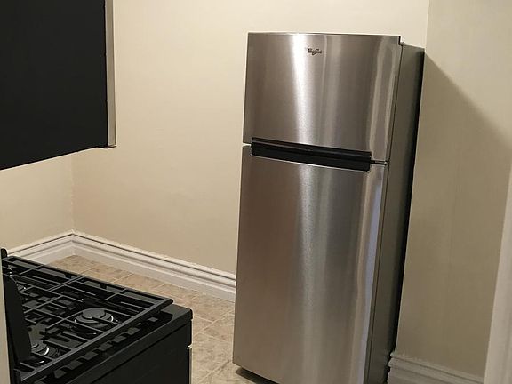 5th image of 232 Lexington Ave APT 2