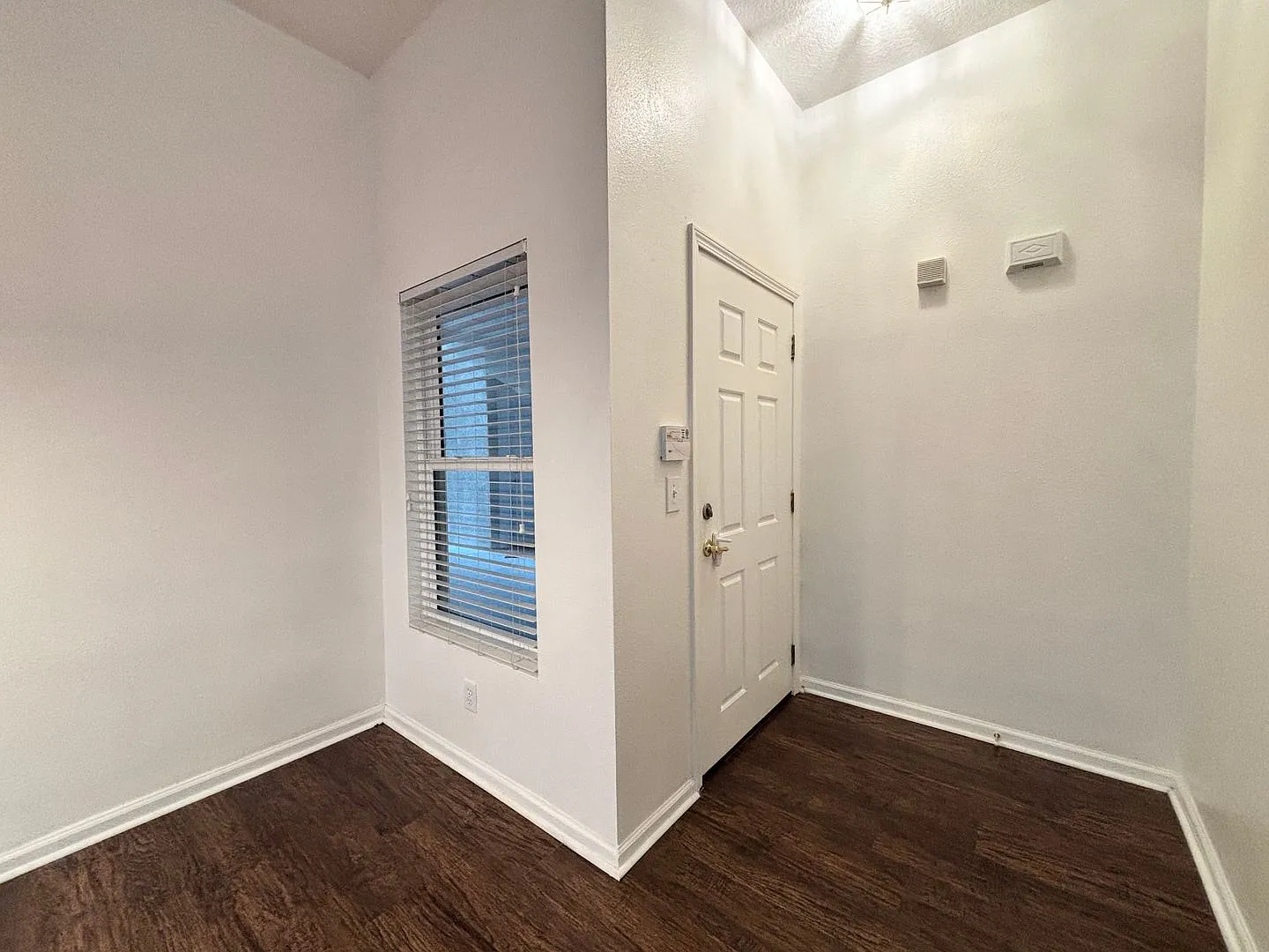 Affordable Condo on Jacksonvilles Westside — Photo 4