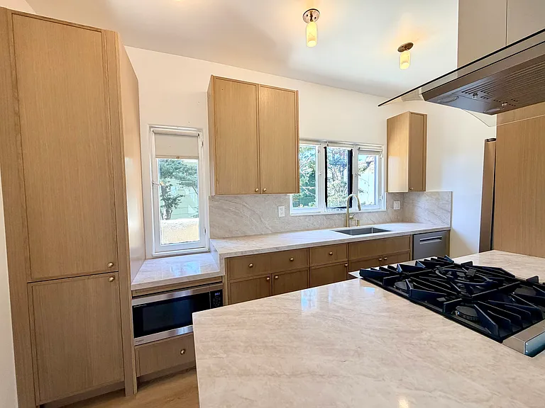 4215 E Livingston Dr #2 — Photo 5