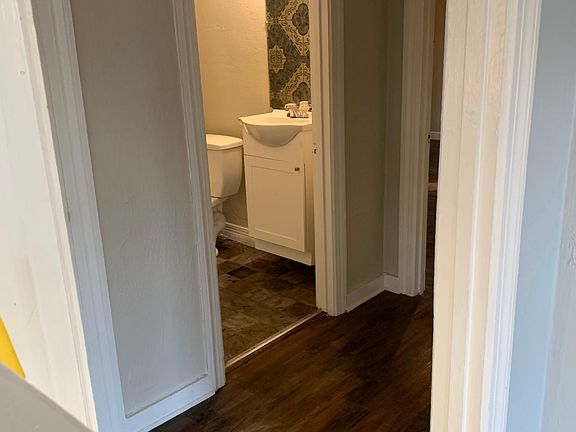 4th image of 3059 Regent St