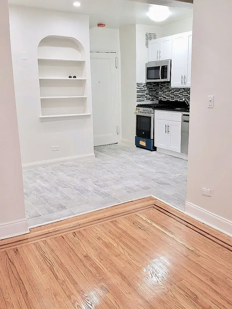 402 Ocean Parkway — Photo 2
