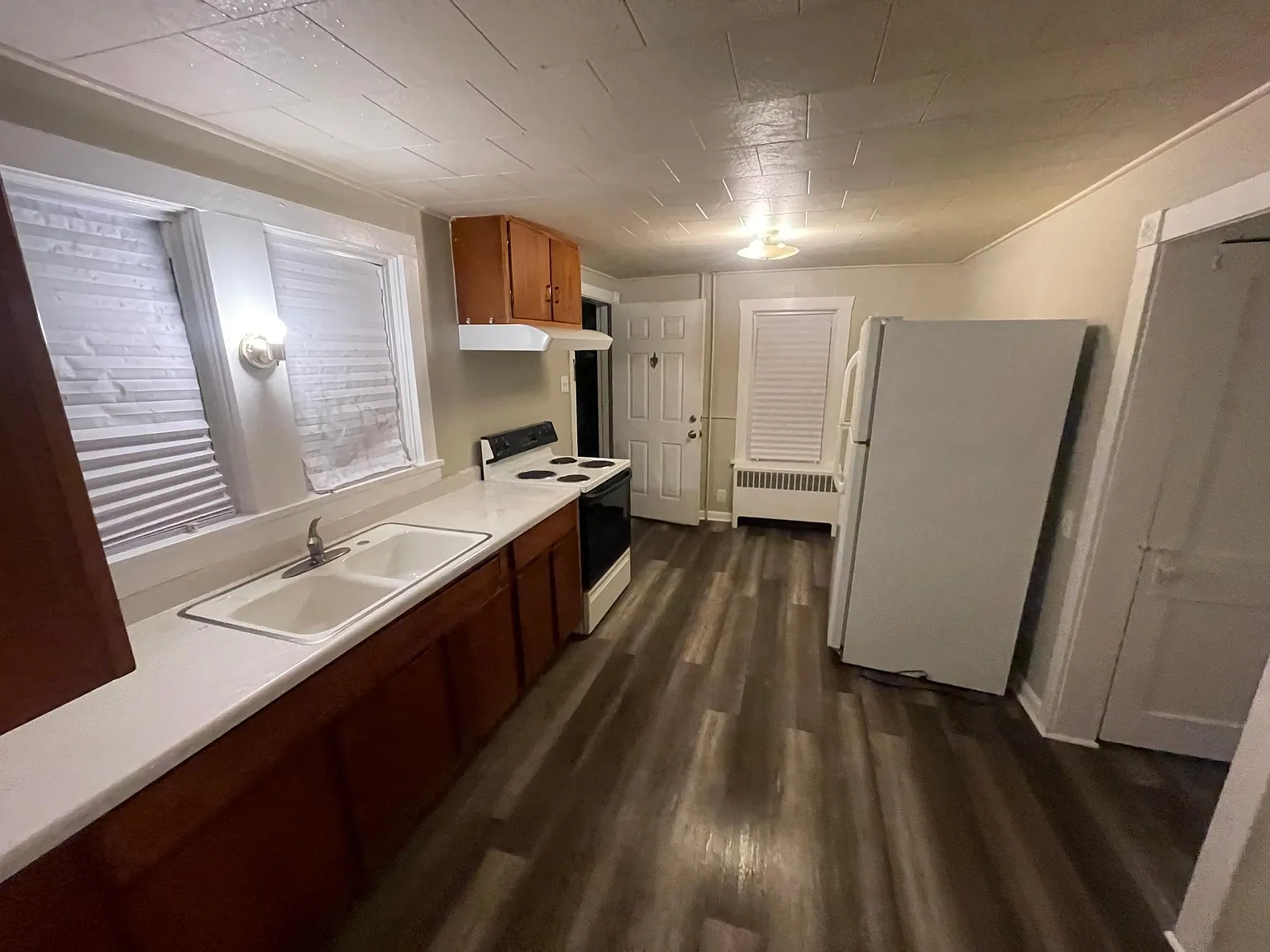 340 N Hook Rd — Photo 4