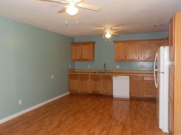 5th image of 1110 Roberts Dr