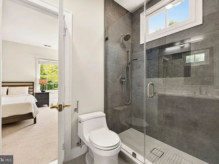 9860 Palace Green Way — Photo 42