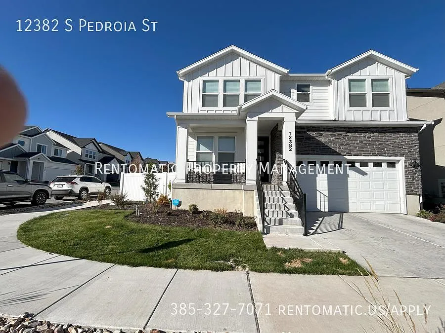 3 bed, 3400 sqft, $2,925 — Photo 4
