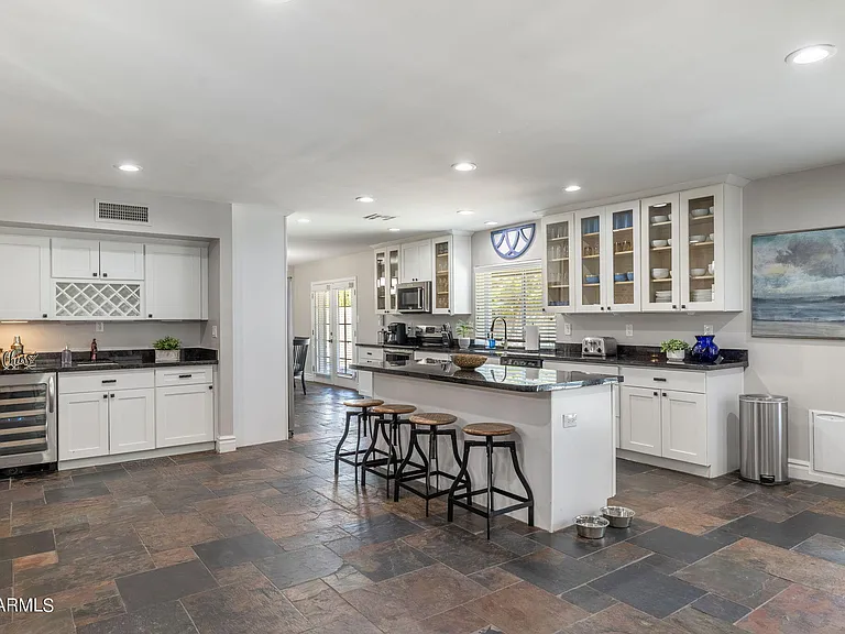 5948 E Corrine Dr — Photo 15
