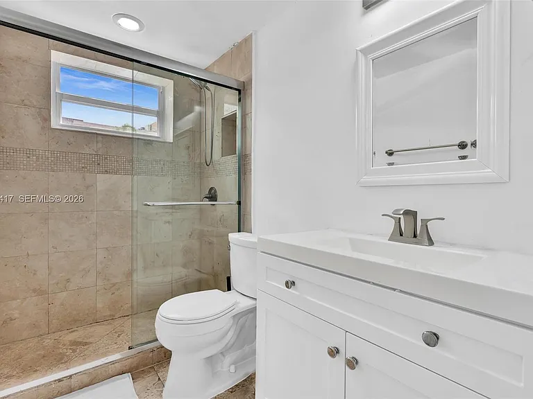 10000 E Bay Harbor Dr #12 — Photo 12