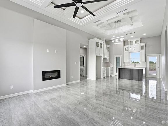 4th image of 4020 San Carlos St