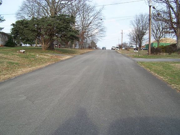 4th image of 2649 Tellico St
