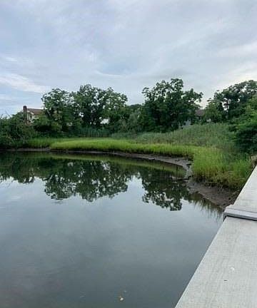 2nd image of Waukena Ave